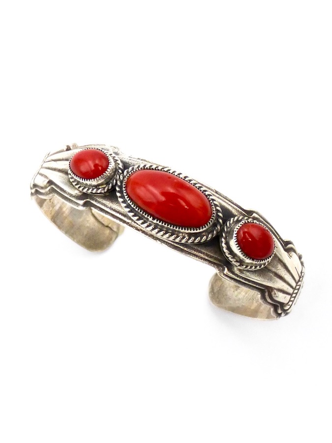 Red Coral vs White Coral: Differences & Benefits